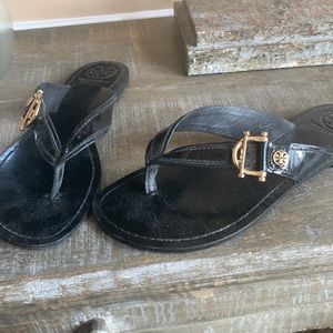 Tory Burch patent leather sandals ?Horse bit gold hardware size 7